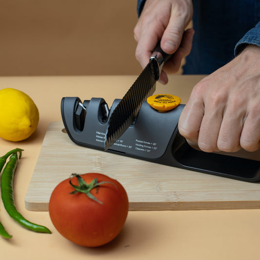 How To Choose the Best Knife Sharpener for Hunting Knives